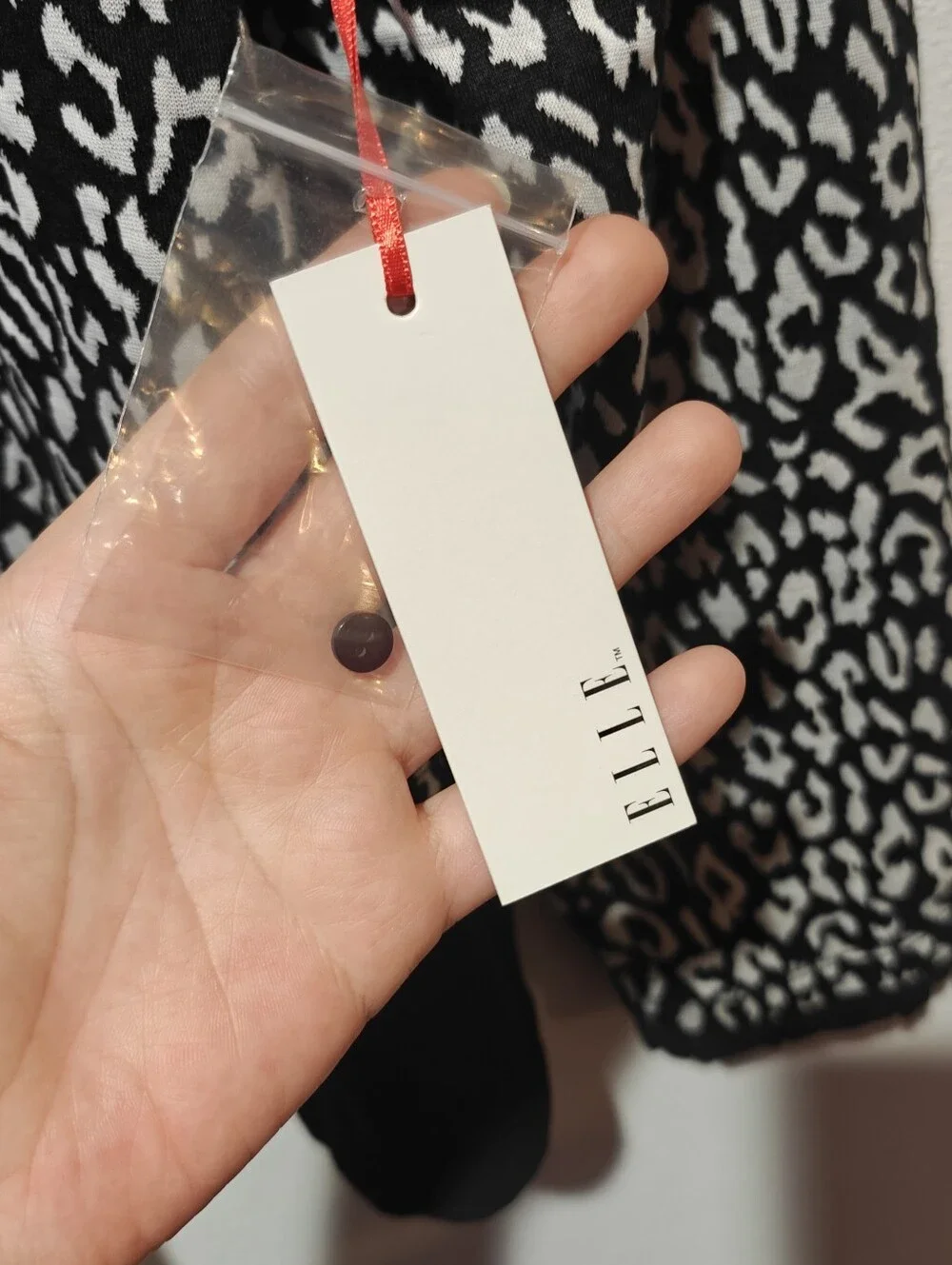 Elle measurements pit